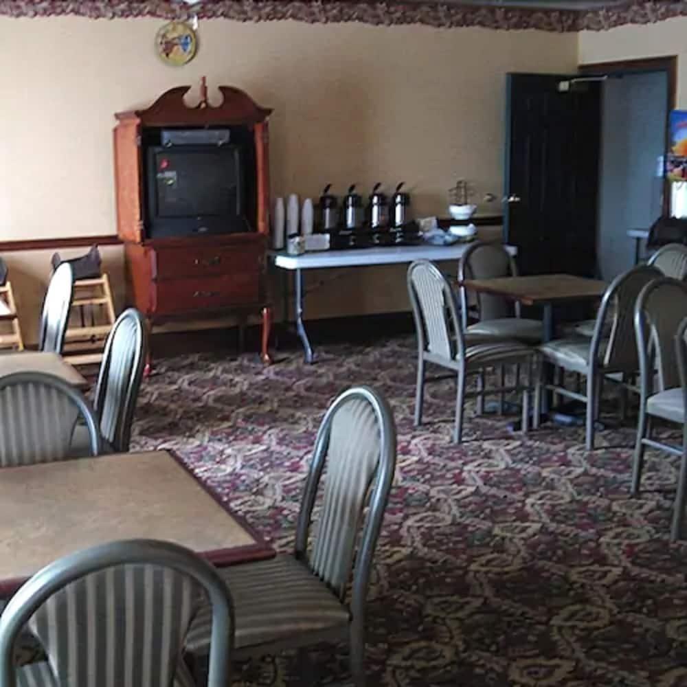 Econo Lodge Inn & Suites Marianna Exterior photo