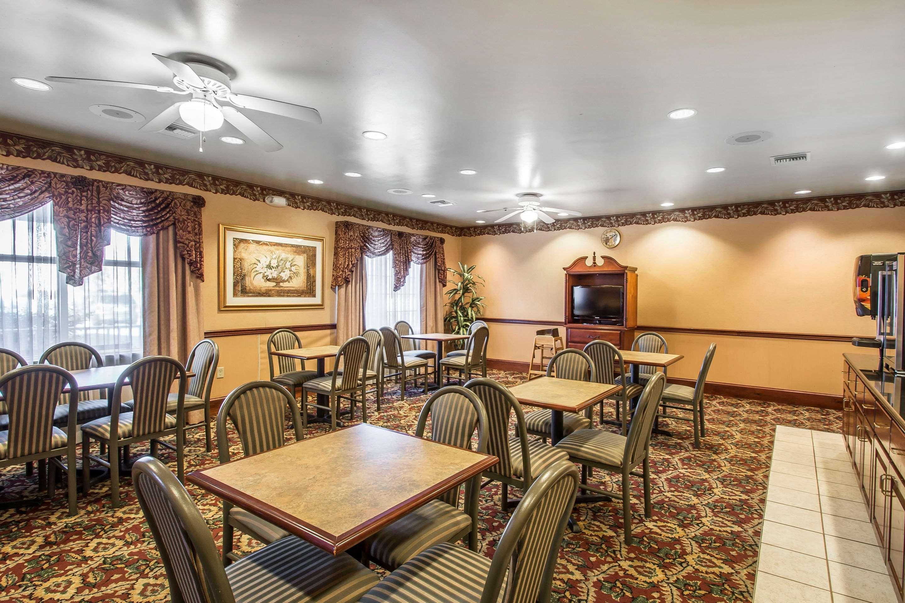 Econo Lodge Inn & Suites Marianna Exterior photo