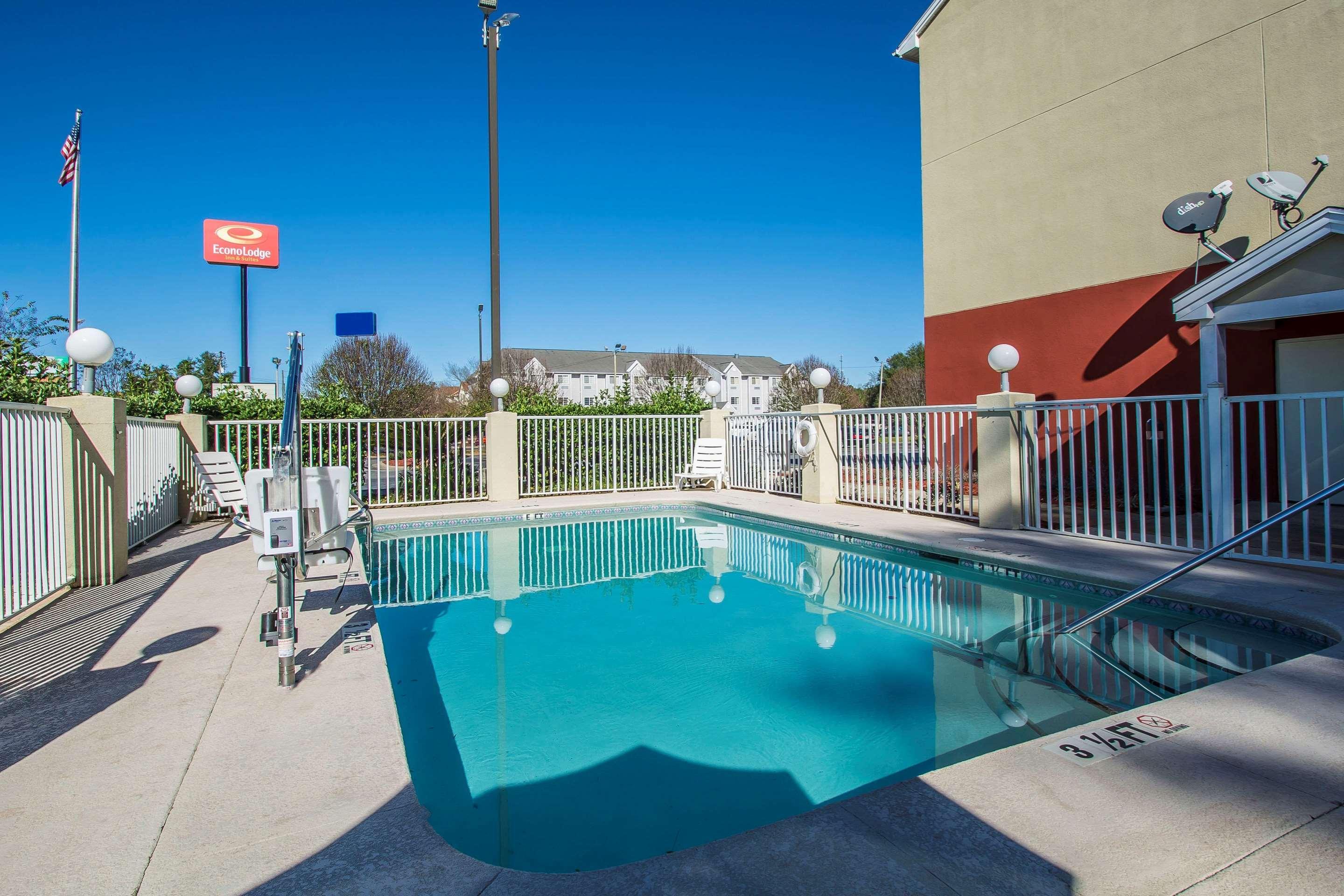 Econo Lodge Inn & Suites Marianna Exterior photo