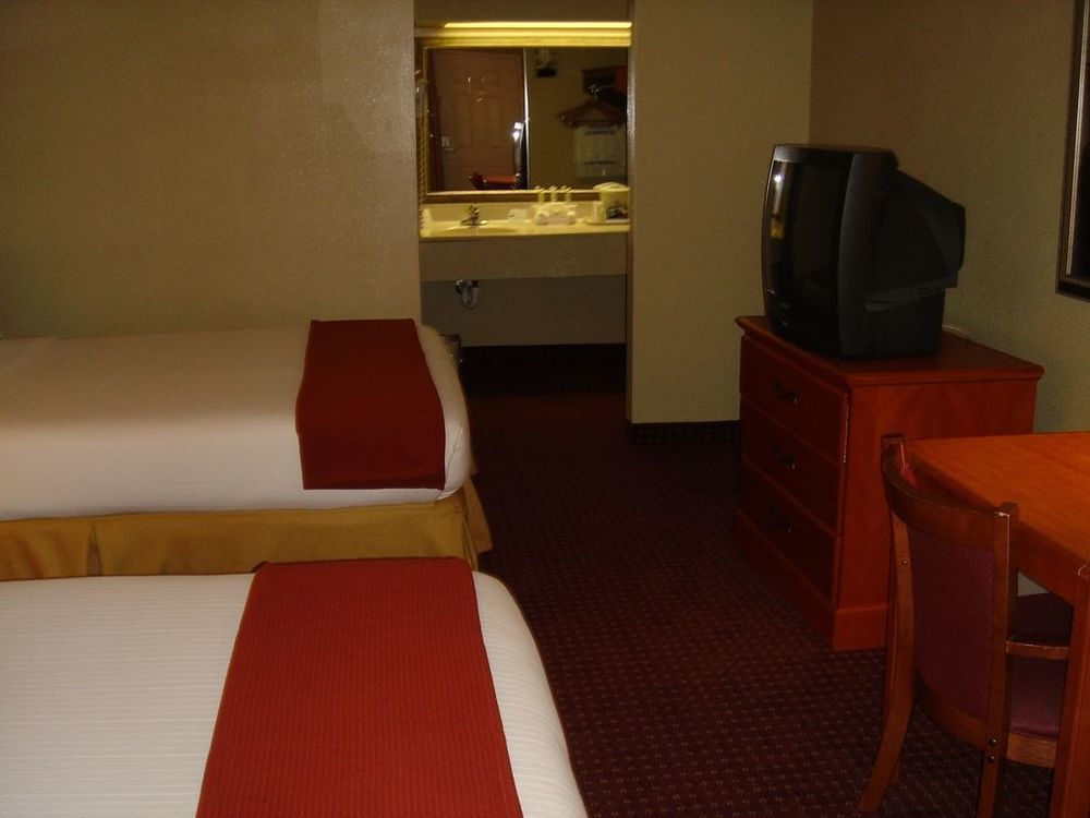 Econo Lodge Inn & Suites Marianna Room photo