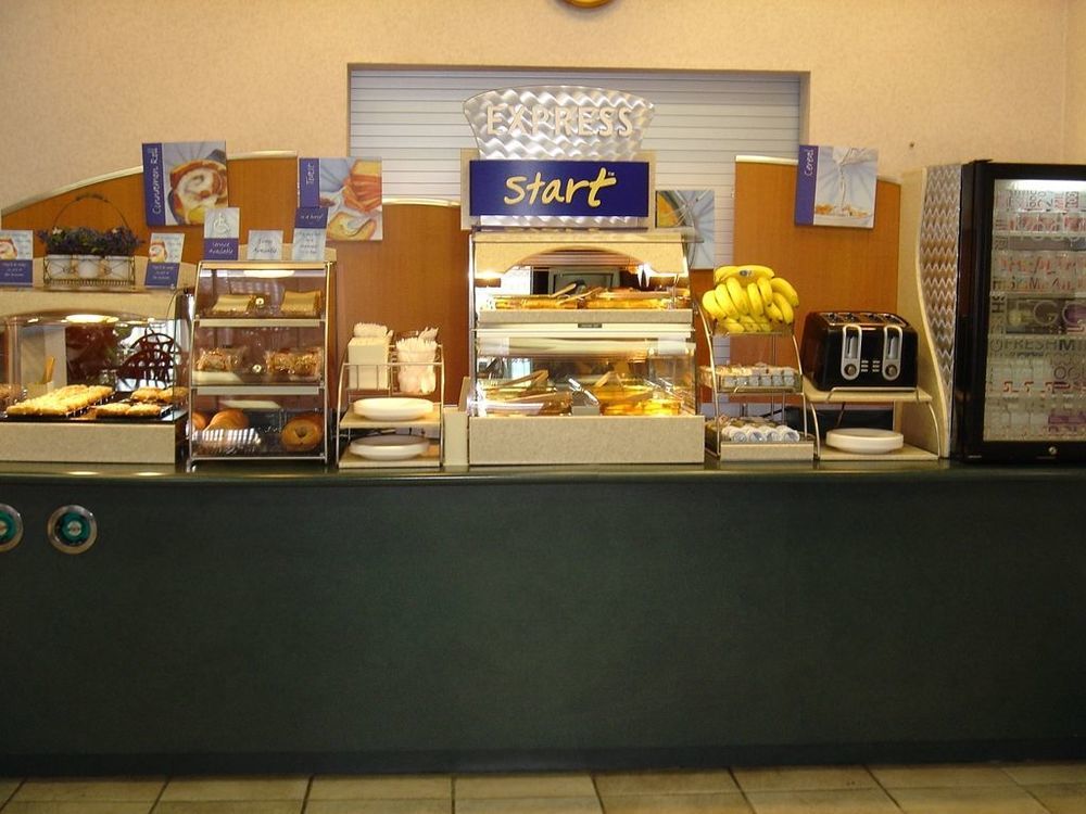 Econo Lodge Inn & Suites Marianna Restaurant photo